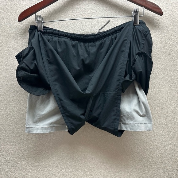 ASICS 2 in 1 Running/Workout Shorts - Picture 3 of 3